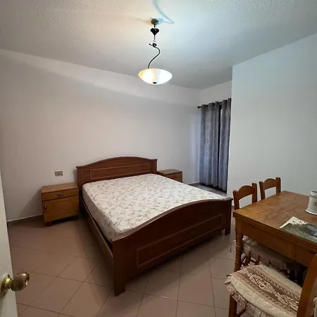 Xhoxhi Apartment *